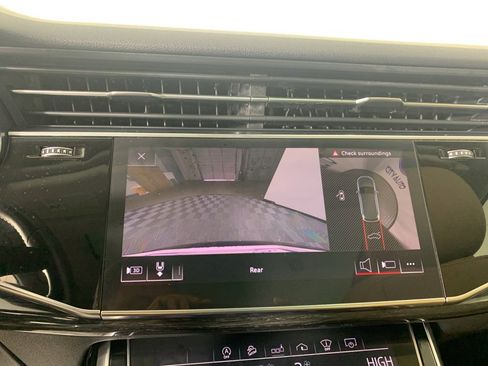 Used 2020 Audi Q7 3.0T Prestige w/ Prestige Package image 27