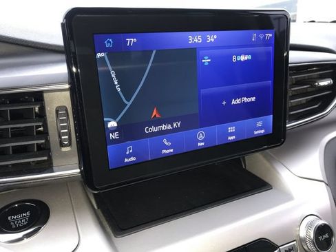 Used 2023 Ford Explorer XLT w/ Equipment Group 202A AWD/4WD image 18