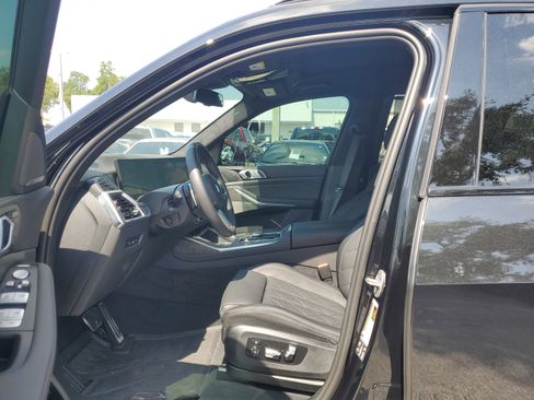 Used 2025 BMW X7 xDrive40i w/ M Sport Package image 23