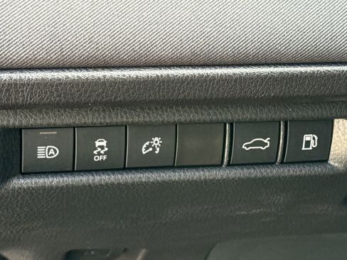 Used 2025 Toyota Camry LE image 21