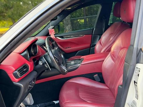 Used 2017 Maserati Levante S image 10