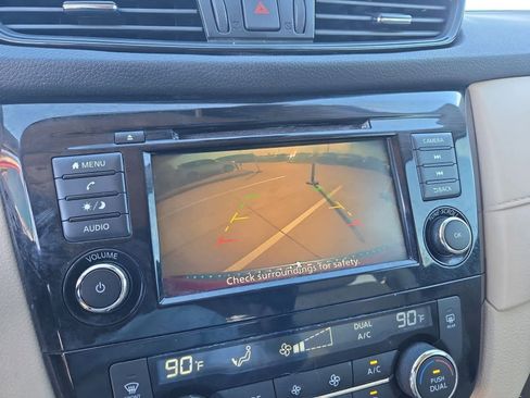 Used 2019 Nissan Rogue SV image 27