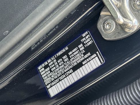 Used 2019 Porsche Cayenne image 32