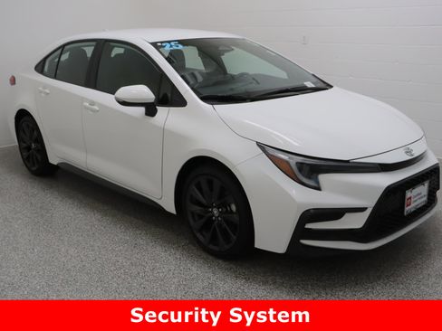 Certified 2025 Toyota Corolla SE image 4