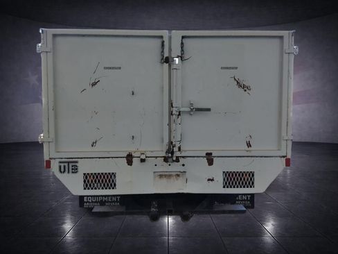 Used 2020 Isuzu NPR RWD image 4