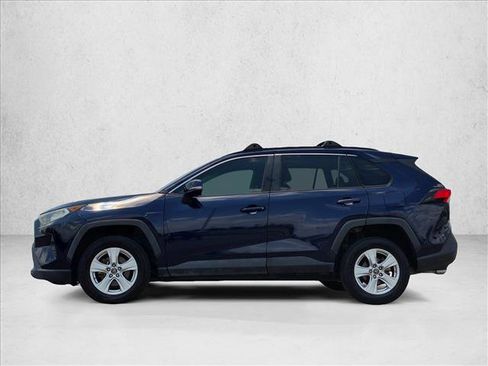 Used 2019 Toyota RAV4 XLE FWD image 8