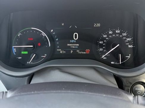 Used 2025 Toyota Sienna XLE image 21