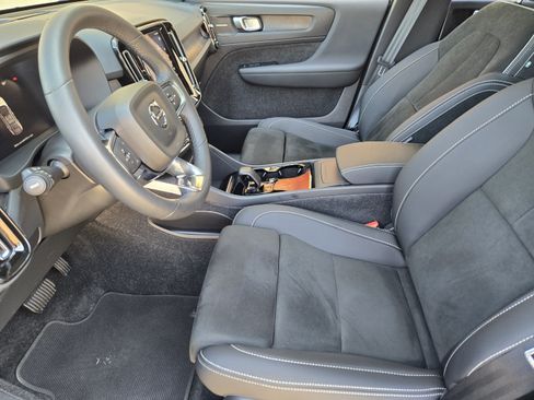 Certified 2023 Volvo C40 P8 Recharge Ultimate AWD/4WD image 11