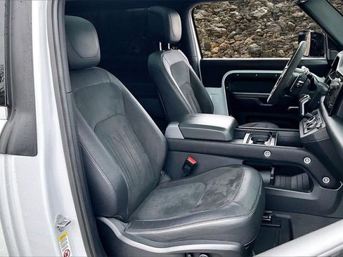 Used 2022 Land Rover Defender 90 Carpathian Edition image 7