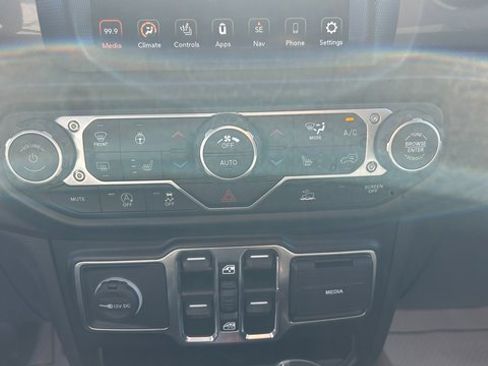 Used 2021 Jeep Wrangler Unlimited Sahara w/ Uconnect 4C Nav & Sound Group image 31