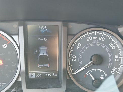 Used 2020 Toyota Tacoma TRD Off-Road w/ Technology Package AWD/4WD image 13