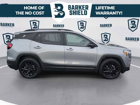 Used 2024 GMC Terrain SLE w/ Elevation Edition AWD/4WD image 10