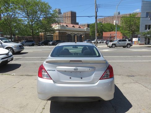 Used 2019 Nissan Versa S Plus FWD image 8