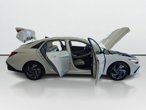 New 2026 Hyundai Elantra Limited FWD image 10