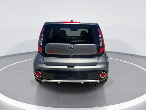 Used 2018 Kia Soul ! FWD image 7