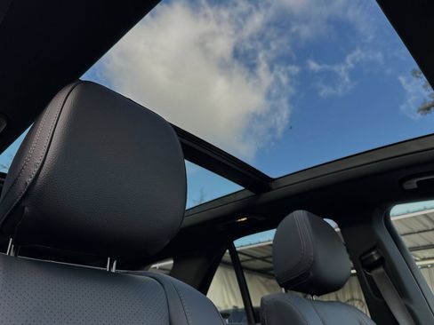 Used 2025 Mercedes-Benz GLE 350 4MATIC image 8