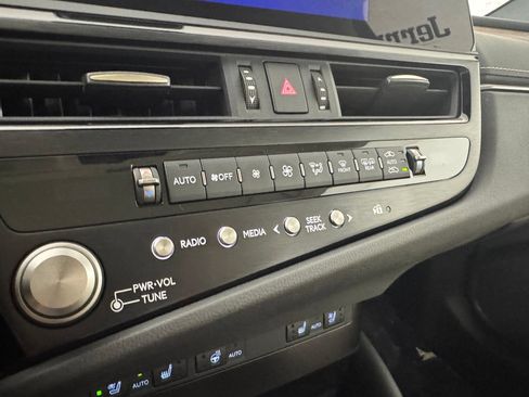 Used 2024 Lexus ES 350 w/ Premium Package FWD image 25