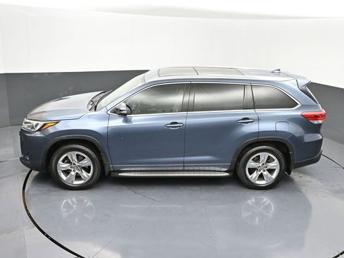 Certified 2019 Toyota Highlander Limited Platinum image 44