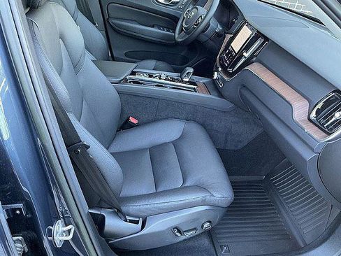 Certified 2023 Volvo XC60 B5 Plus w/ Climate Package AWD/4WD image 21