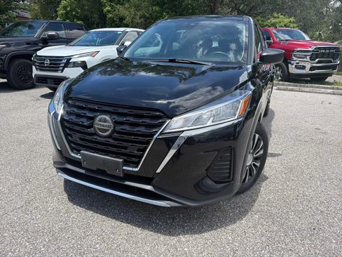 Used 2021 Nissan Kicks S FWD image 3