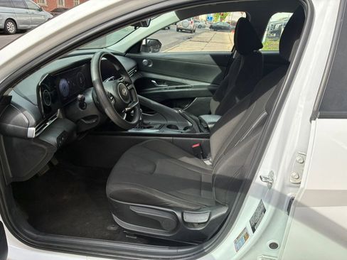 Used 2024 Hyundai Elantra SEL FWD image 16