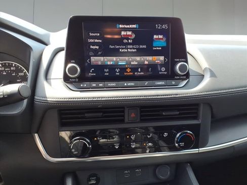 Used 2025 Nissan Rogue S image 17