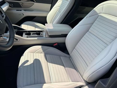 New 2026 Lincoln Nautilus Reserve AWD/4WD image 23