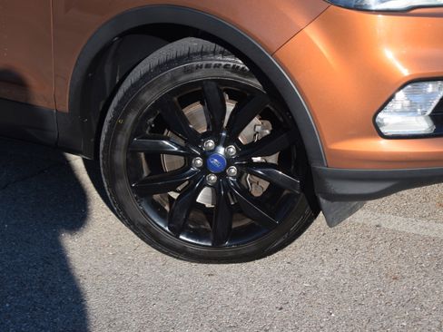 Used 2017 Ford Escape Titanium image 29