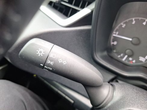 Used 2025 Toyota Corolla SE image 23