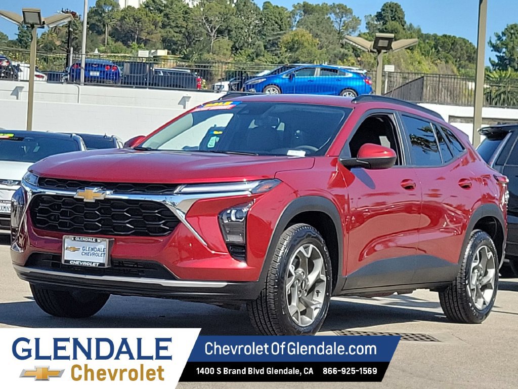 Used 2025 Chevrolet Trax LT FWD image 7