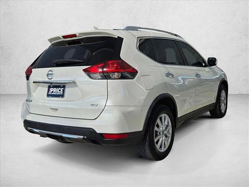 Used 2017 Nissan Rogue SV FWD image 4