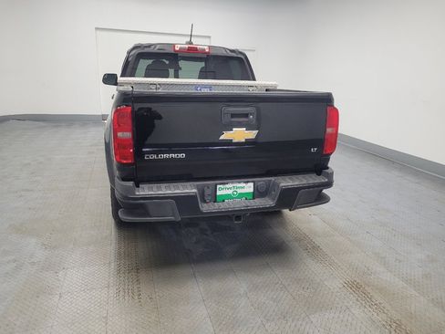 Used 2016 Chevrolet Colorado LT w/ LT Convenience Package RWD image 6