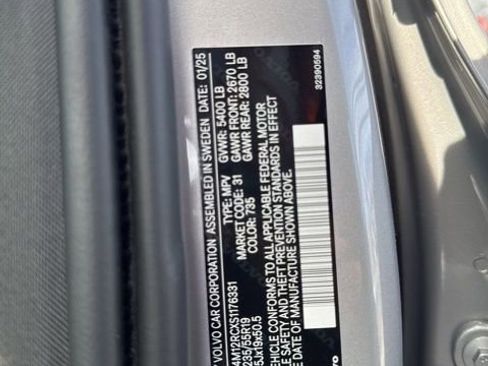 Certified 2025 Volvo XC60 B5 Plus w/ Climate Package image 26