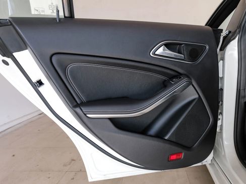 Used 2018 Mercedes-Benz CLA 250 image 44