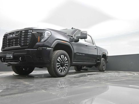 New 2025 GMC Sierra 3500 Denali Ultimate image 35