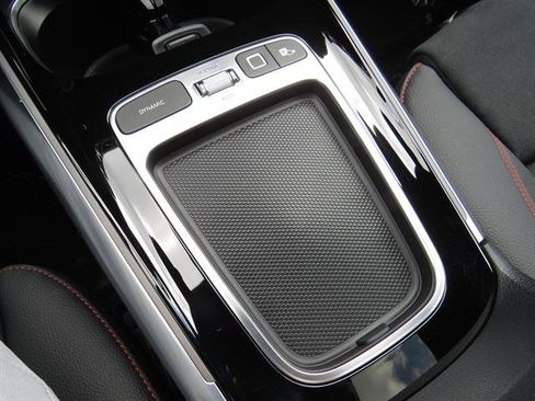 Used 2025 Mercedes-Benz GLA 250 4MATIC image 17