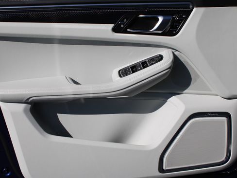 Certified 2024 Porsche Macan GTS image 14