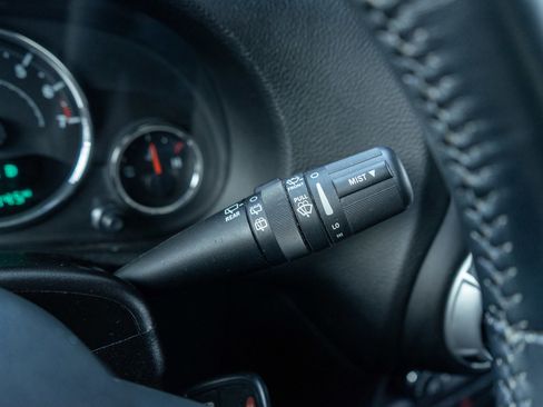 Used 2015 Jeep Wrangler Sahara image 22