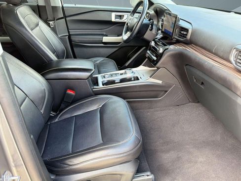 Used 2023 Ford Explorer Limited AWD/4WD image 30