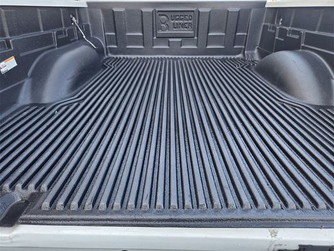 Used 2021 Nissan Frontier S image 30