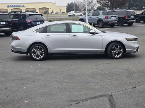 Used 2023 Honda Accord EX image 3