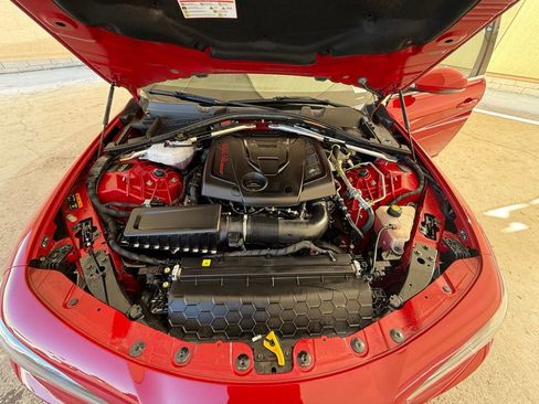 Used 2017 Alfa Romeo Giulia image 36