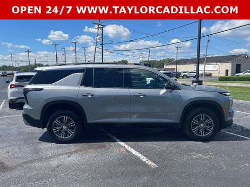 Used 2026 Chevrolet Traverse LT AWD/4WD image 7
