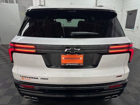 Used 2025 Chevrolet Traverse RS w/ LPO, Floor Liner Package AWD/4WD image 8