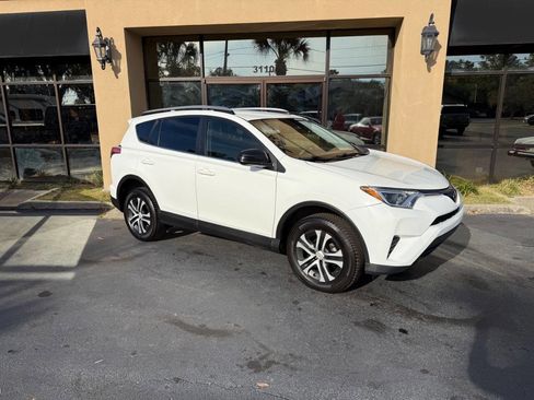 Used 2018 Toyota RAV4 LE image 2