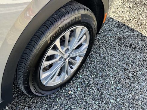 Used 2023 Buick Envision Preferred image 7