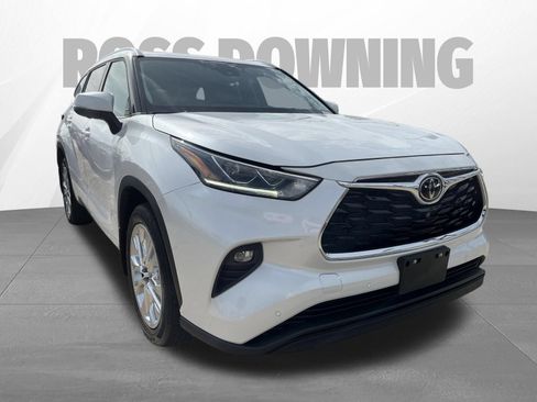 Used 2023 Toyota Highlander Limited AWD/4WD image 3