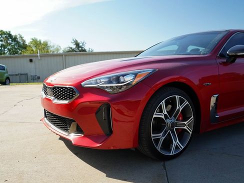 Used 2020 Kia Stinger GT2 image 11