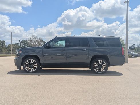 Used 2020 Chevrolet Suburban Premier AWD/4WD image 8