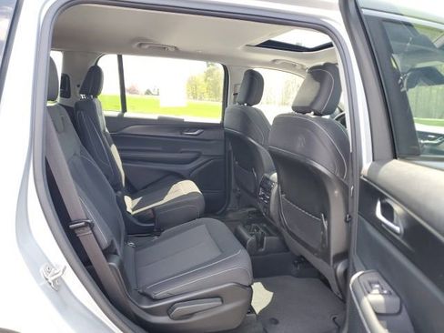 Used 2023 Jeep Grand Cherokee L Laredo w/ Luxury Tech Group I AWD/4WD image 23